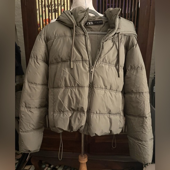 Nwt- zara- WATER AND WIND PROTECTION HOODED PUFFER JACKET
-L - Picture 3 of 6